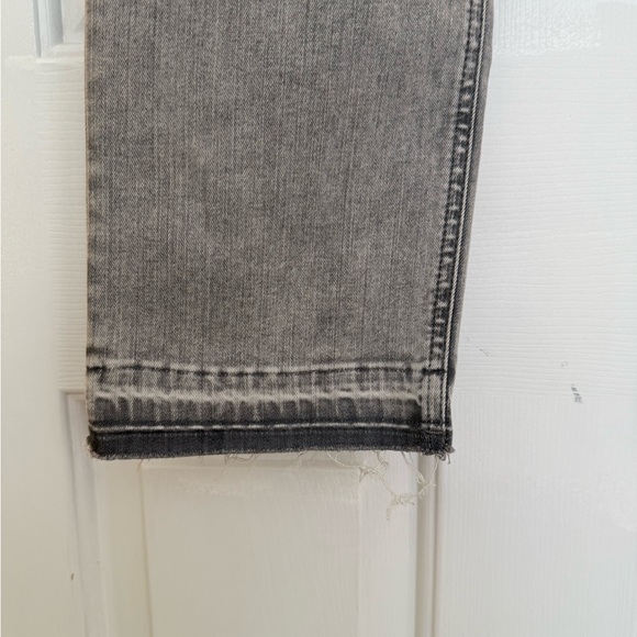 Paige Cindy Crop Jean | Faded Asphalt Distressed | Size 26 - Picture 4 of 10